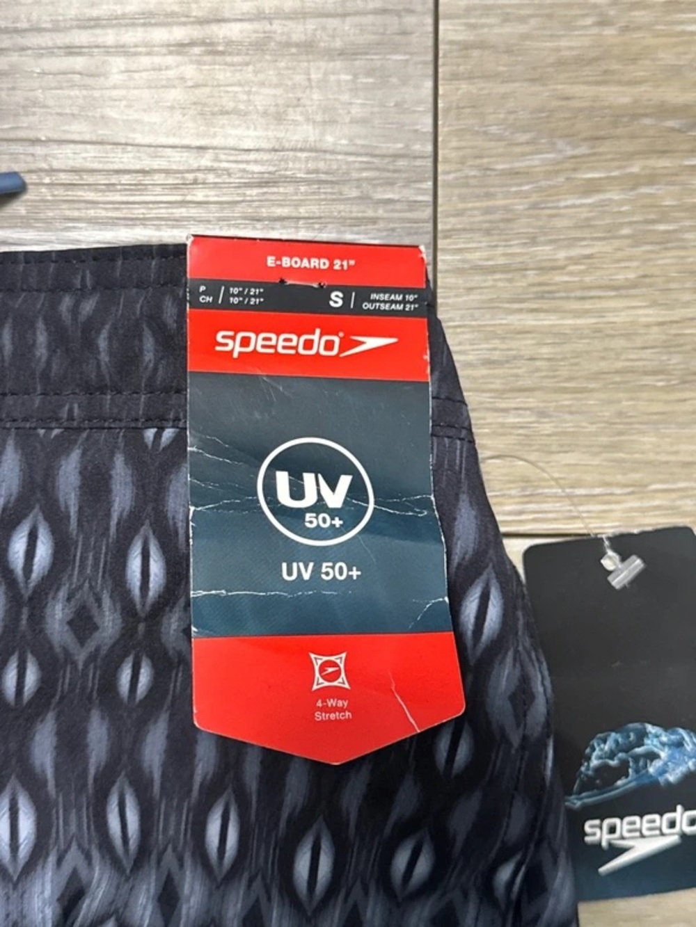 Speedo Men’s Black to Gray Gradient Swim Trunks - Picture 2 of 4